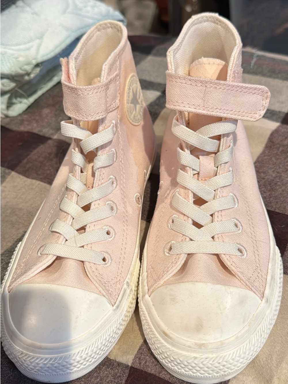 Converse Kids High-Top Sneakers in Light Pink